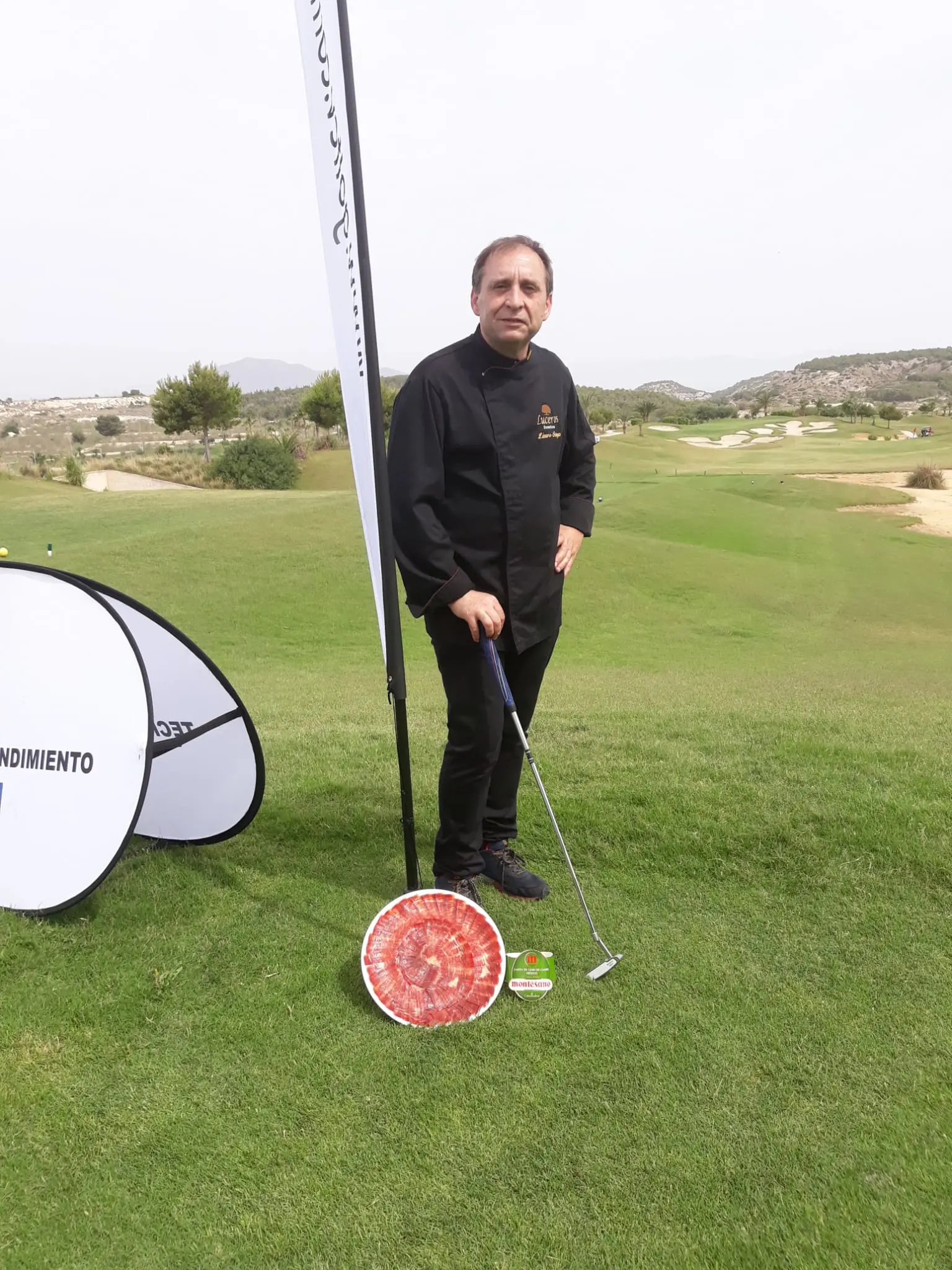 Lázaro Ortega en una pista de golf